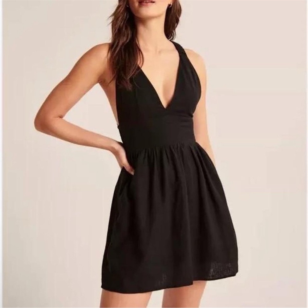 Abercrombie & Fitch Vintage Classy Plunge Neck Mini Babydoll Sleeveless Dress